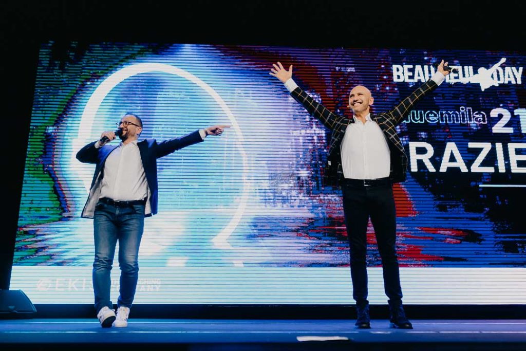 Livio Sgarbi e Alessandro Mora sul palco del beautiful day 2024. Impara dai maestri del coaching in Italia con Ekis appuntamento sabato 15 dicembre 2024 al teatro gaber di milano